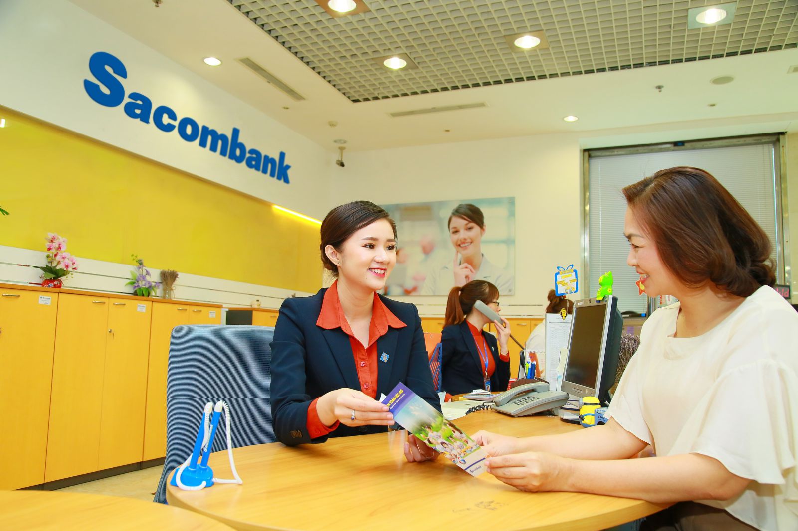 sacombank bao lai truoc thue 1314 ti dong ti le no xau giam manh