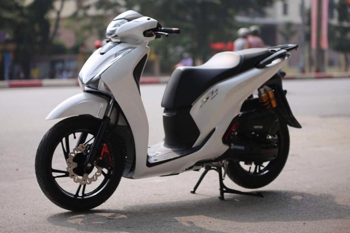 gia xe may honda ngay 25102018 gia xe ga on dinh nhung honda sh van co gia ban cao hon gia de xuat 125 trieu dong