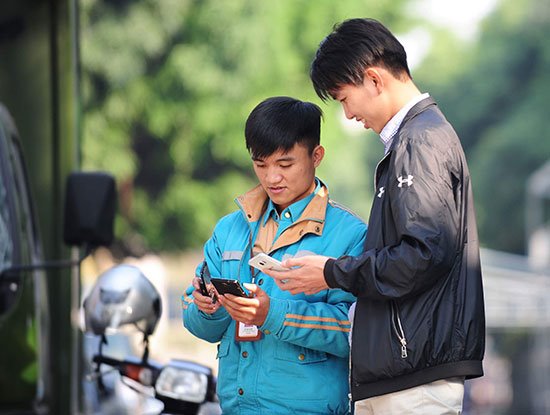 hon hai tuan nua thue bao vinaphone mobifone viettel bat dau duoc chuyen mang giu nguyen so