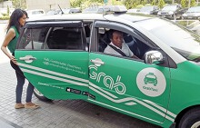 Cuộc sống tài xế ‘nở hoa hay bế tắc’ khi Grab xuất hiện?