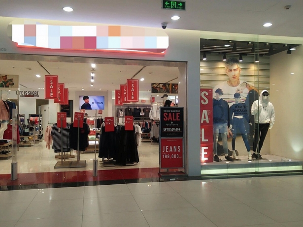 nguoc doi cua hang khach vang nhu chua ba danh trong ngay black friday
