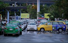 Xăng dầu giảm, cước vận tải vẫn đứng im