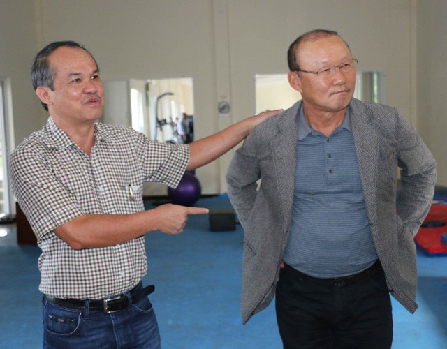 bau duc da lam bong da va song voi bong da the nao suot 10 nam qua