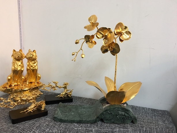 bo qua tang heo cong vang mung tet ky hoi duoc dai gia san lung