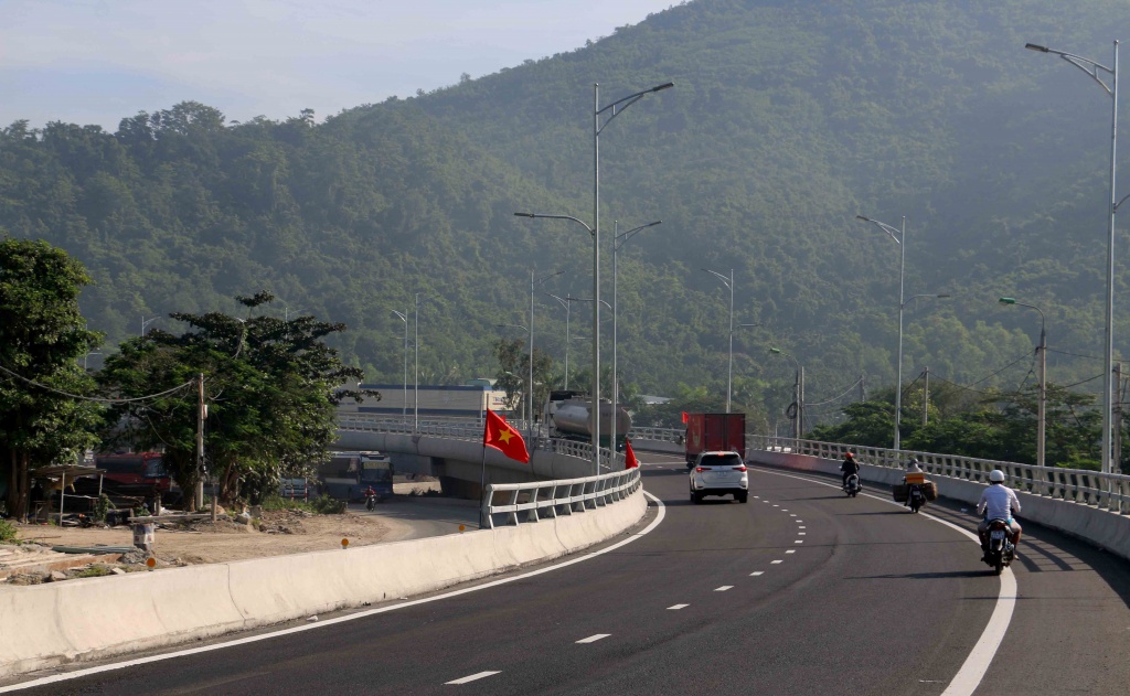 khanh hoa thong xe hai cau vuot truoc tet nguyen dan