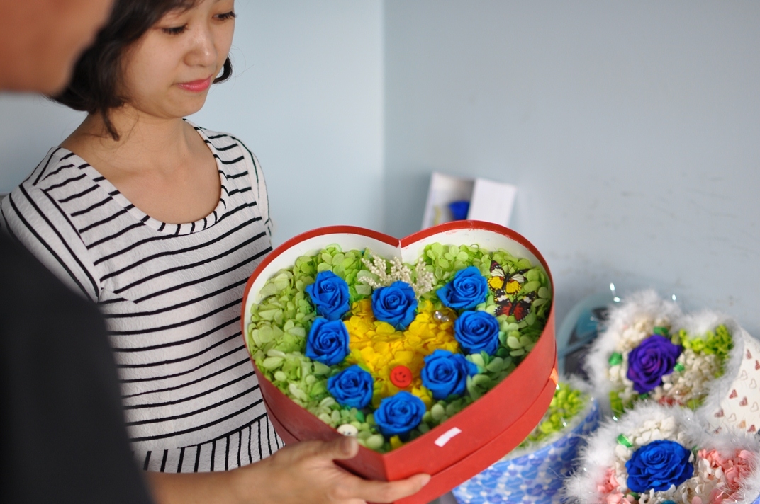 valentine 2017 dai gia chi tram trieu mua hoa hong tang nguoi yeu
