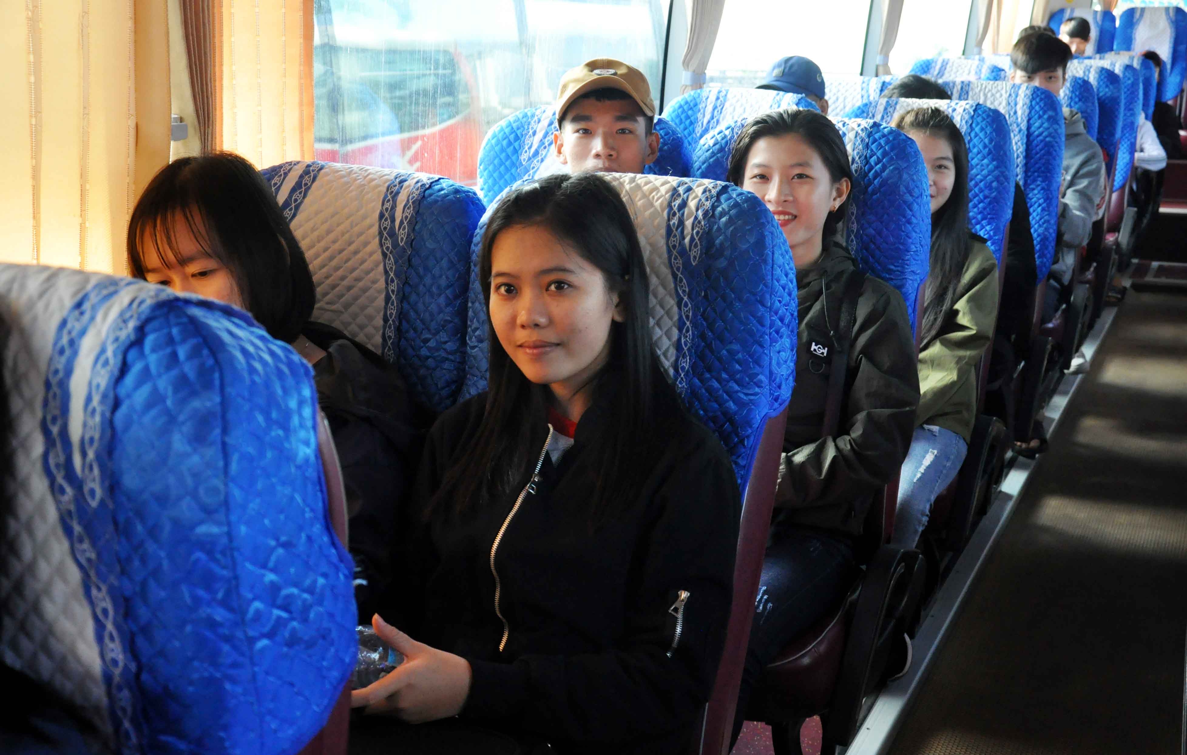 Đại học Nha Trang đưa sinh viên về quê ăn Tết miễn phí dai hoc nha trang mien phi dua sinh vien ve que an tet