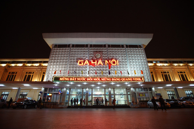 chuyen tau thong nhat cuoi cung roi ga ha noi trong dem giao thua