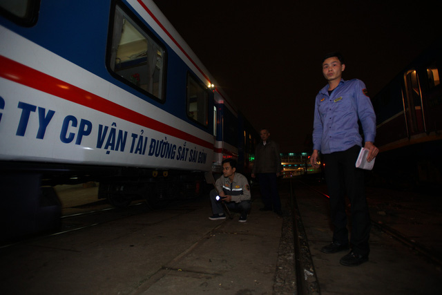 chuyen tau thong nhat cuoi cung roi ga ha noi trong dem giao thua