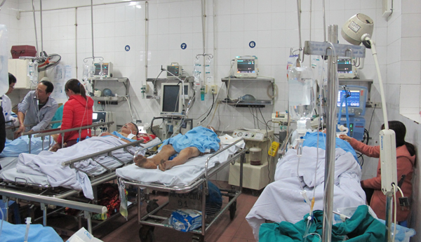 nhap vien cap cuu gap 5 ngay thuong bv viet duc vo tran tet