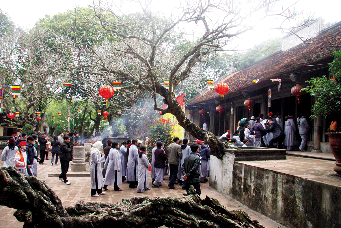 nhung ngoi chua dong khach nhat dip dau xuan