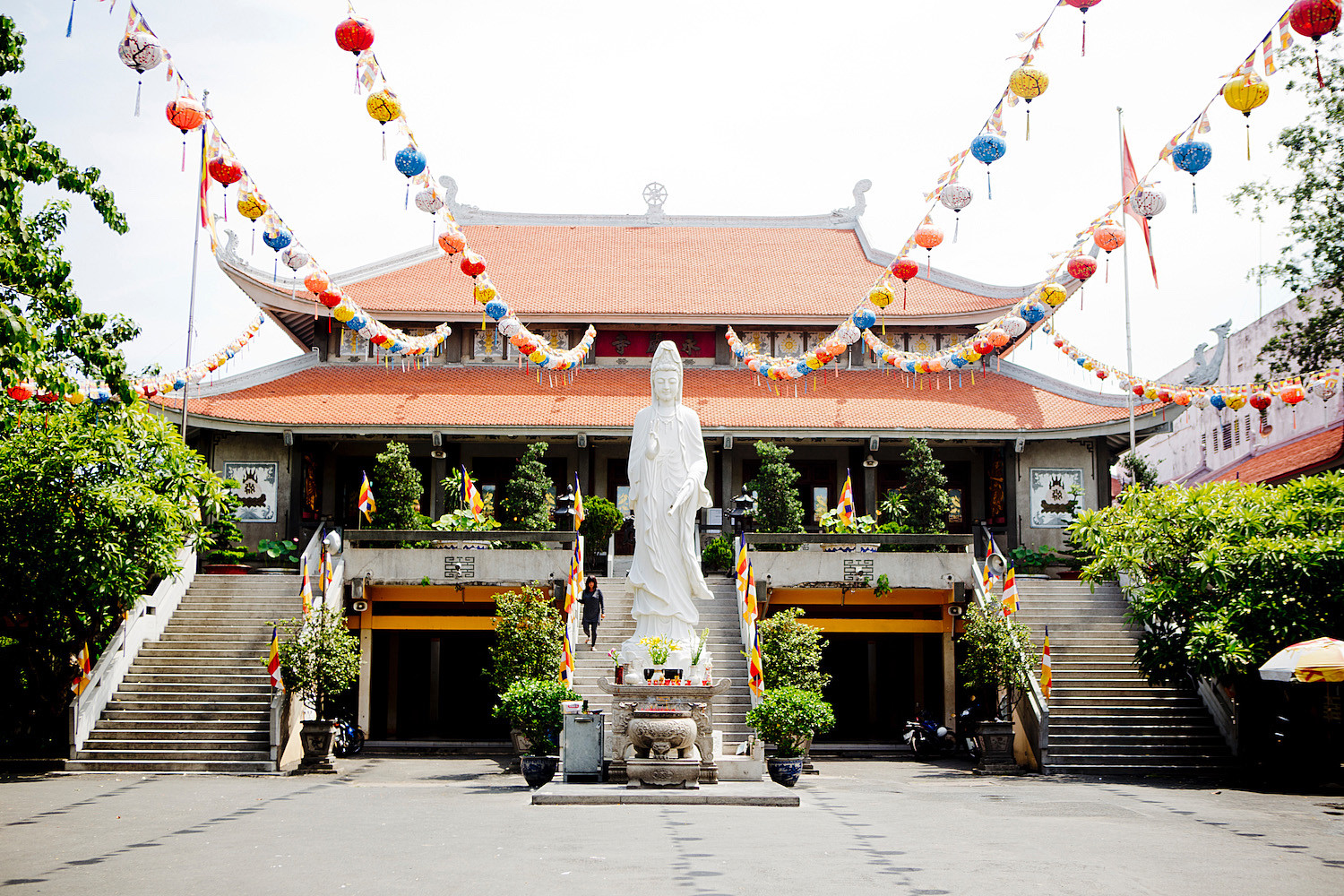 nhung ngoi chua dong khach nhat dip dau xuan