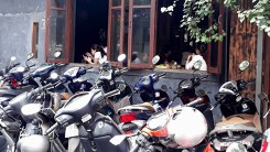 Sau Tết các quán cà phê tại Nha Trang vẫn ken cứng người