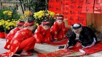 ap luc cua du hoc sinh mang ten tet