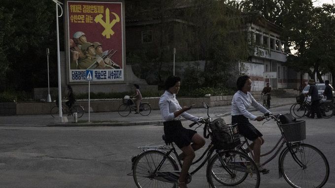cuoc song cua the he tre o trieu tien
