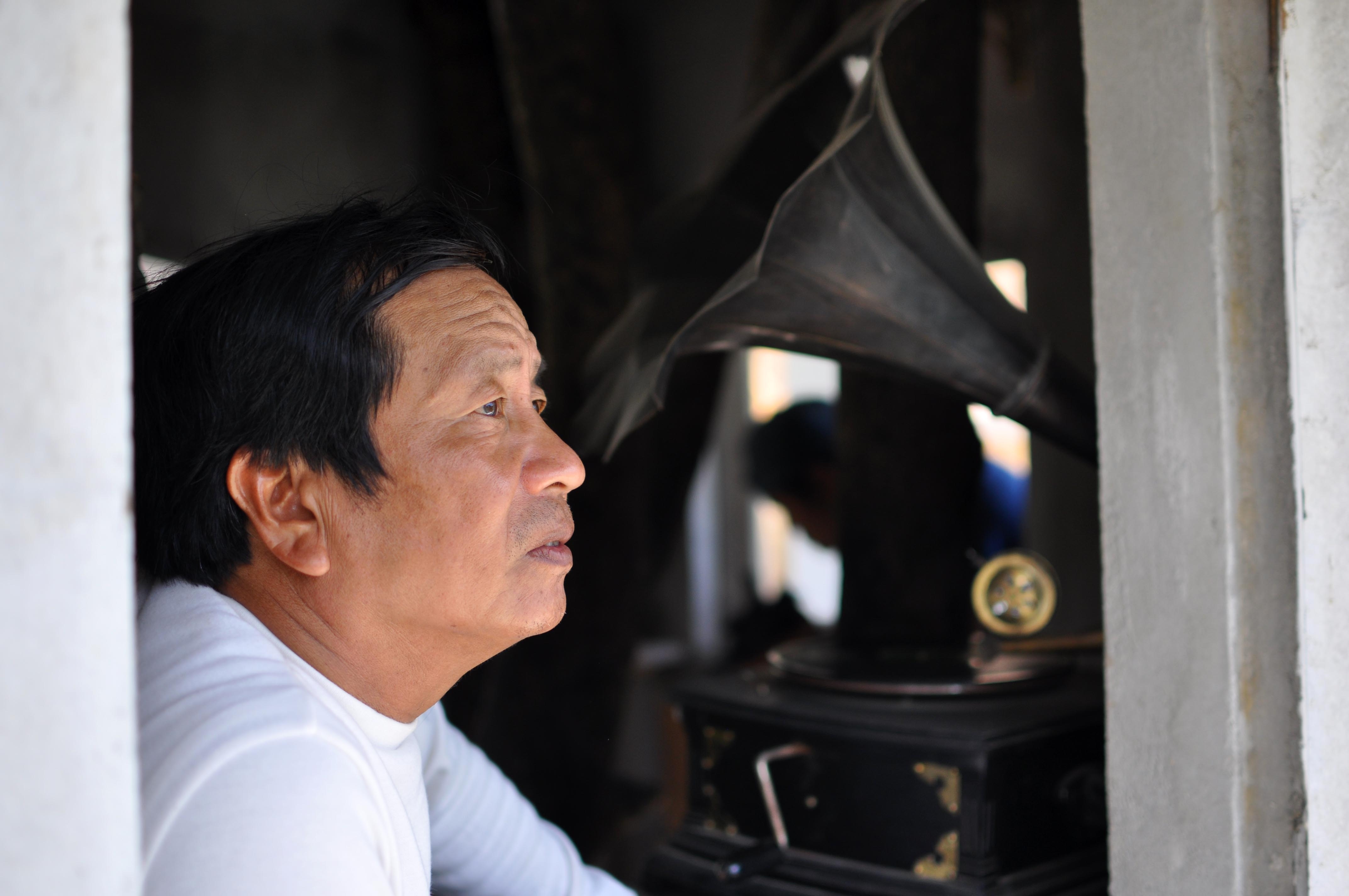 doc dao ngoi nha hai tang tren cay thi tram tuoi