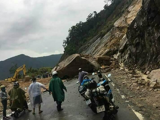 gan 400m3 dat da sat lo chan ngang deo khanh le