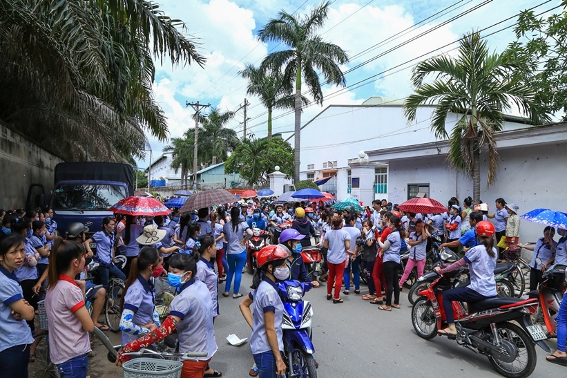 cong nhan lo e chong e vo neu cu tang gio lam ma khong tang luong co ban