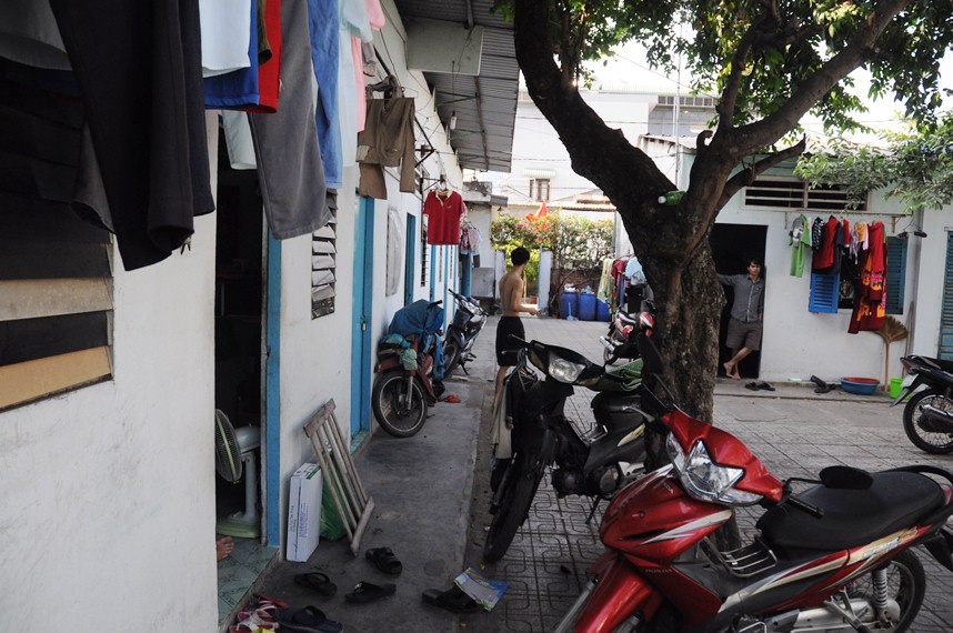 cong nhan lo e chong e vo neu cu tang gio lam ma khong tang luong co ban