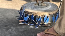 Hãi hùng nhìn mớ đinh gom được của đinh tặc trên quốc lộ