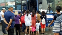 khon kho vi ben xe o ha noi nong ham hap ngay cuoi nghi le