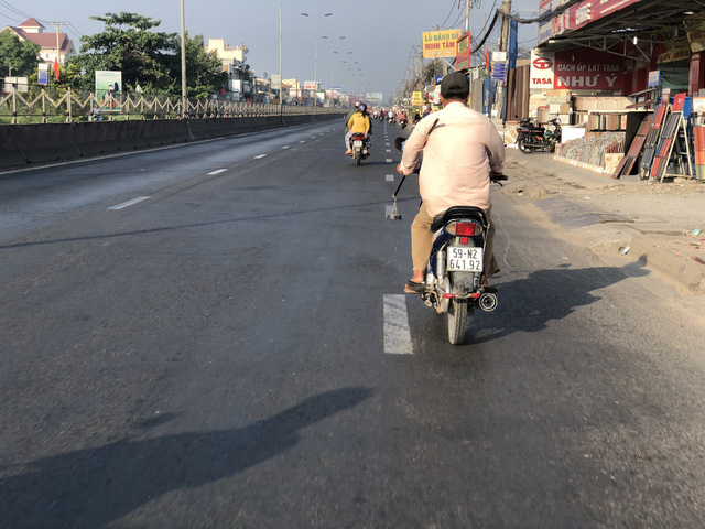 hai hung nhin mo dinh gom duoc cua dinh tac tren quoc lo
