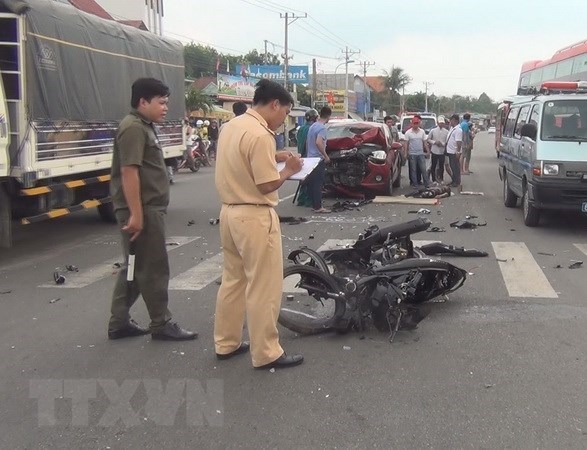 bon ngay nghi le 304 15 79 nguoi ra duong va vinh vien khong ve nha