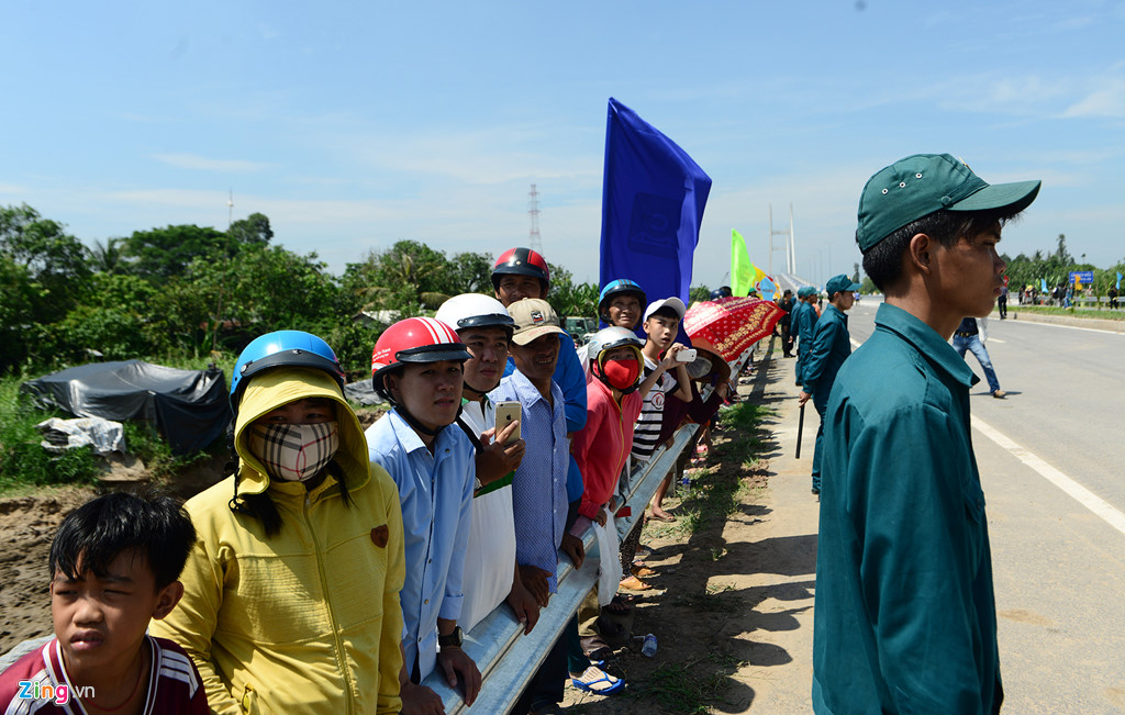 nguoi mien tay doi nang xem khanh thanh cau 3000 ty