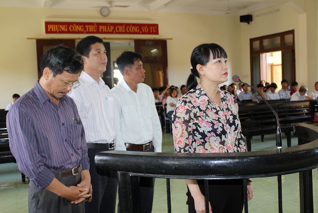 nguyen giam doc so tttt phu yen linh an treo
