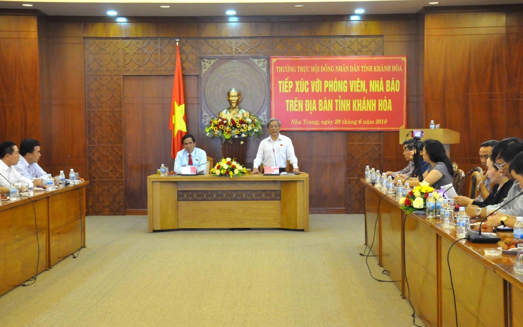 hdnd tinh khanh hoa se yeu cau ubnd tinh cung cap thong tin ve cac du an bt doi dat vang