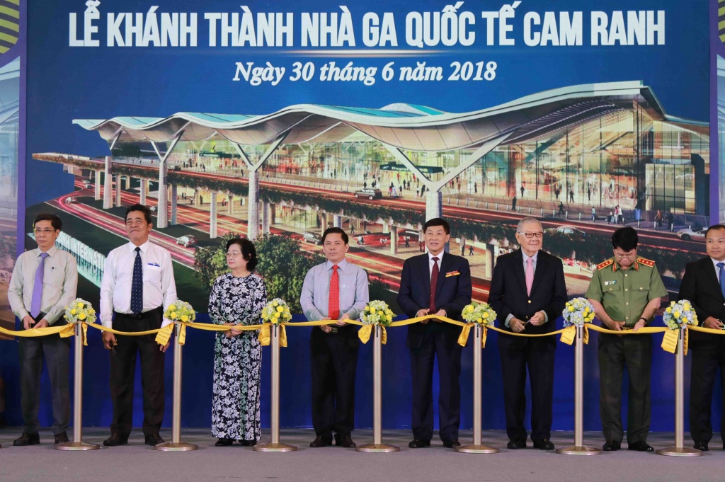 nha ga quoc te cam ranh hinh to yen ky vong don hon 4 trieu luot khach nam