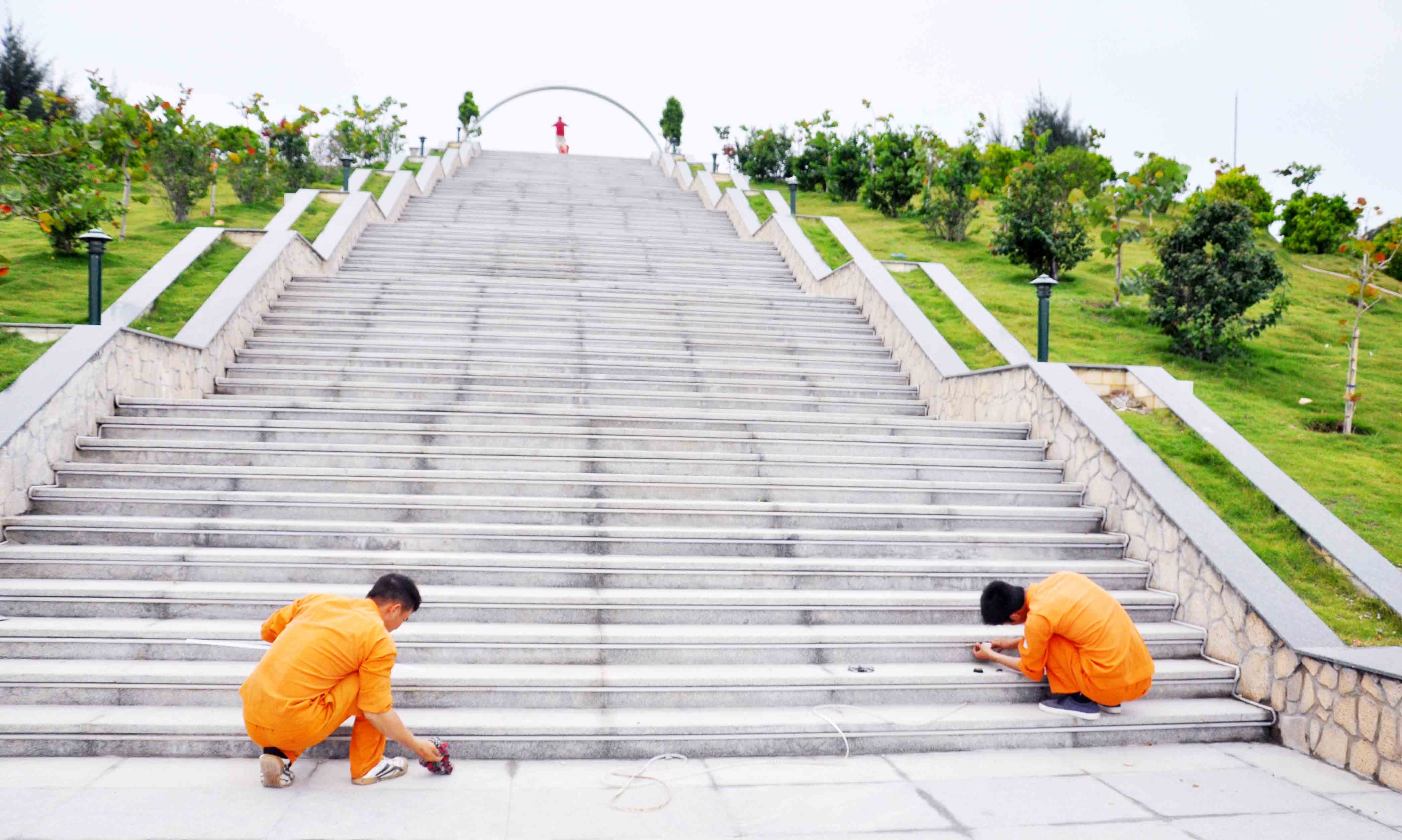 Chuẩn bị khánh thành Khu tưởng niệm các chiến sĩ Gạc Ma gap rut chuan bi le khanh thanh khu tuong niem cac chien si gac ma
