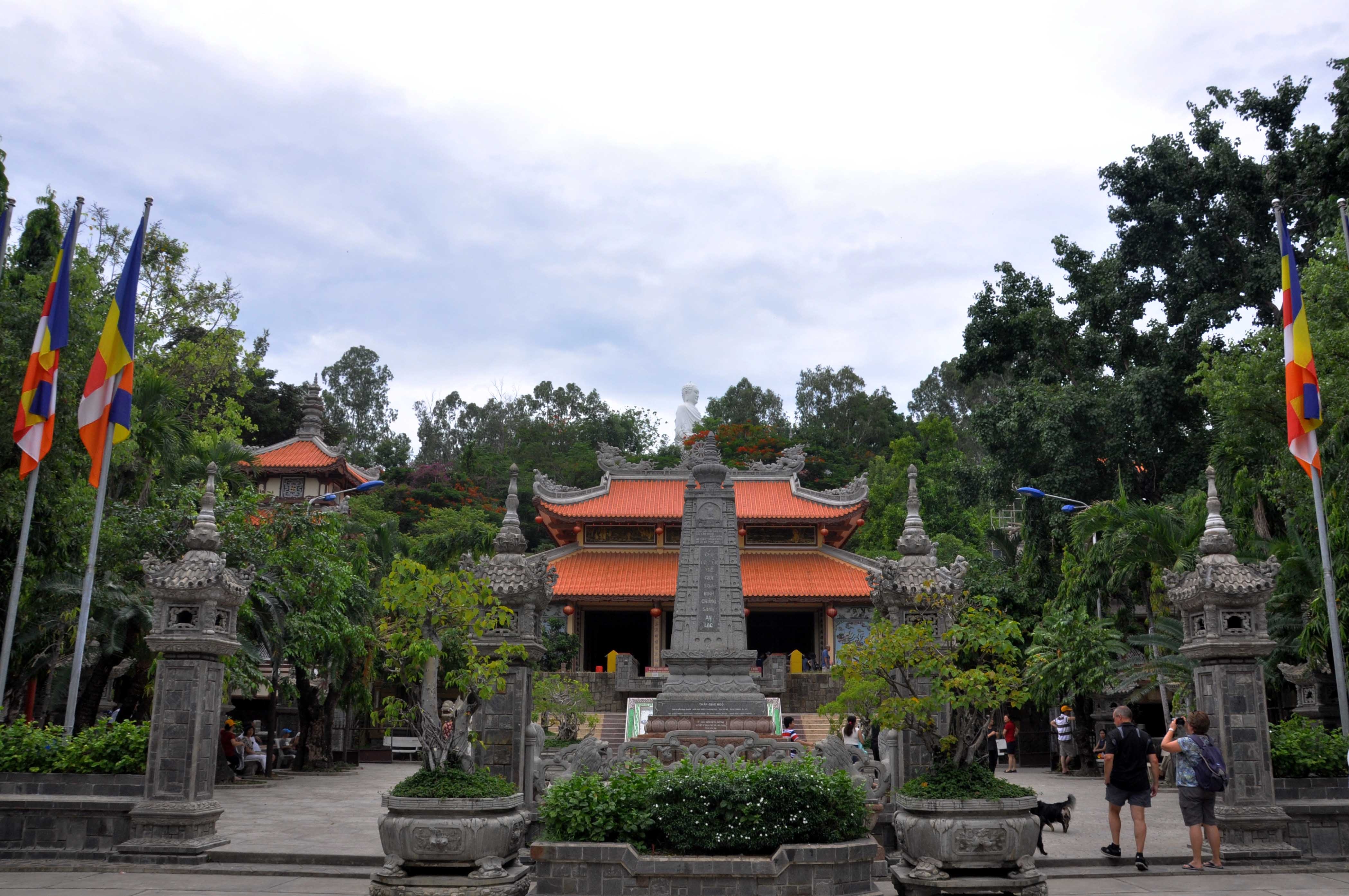 mua vu lan ghe tham ba tuong phat lon nhat xu tram huong
