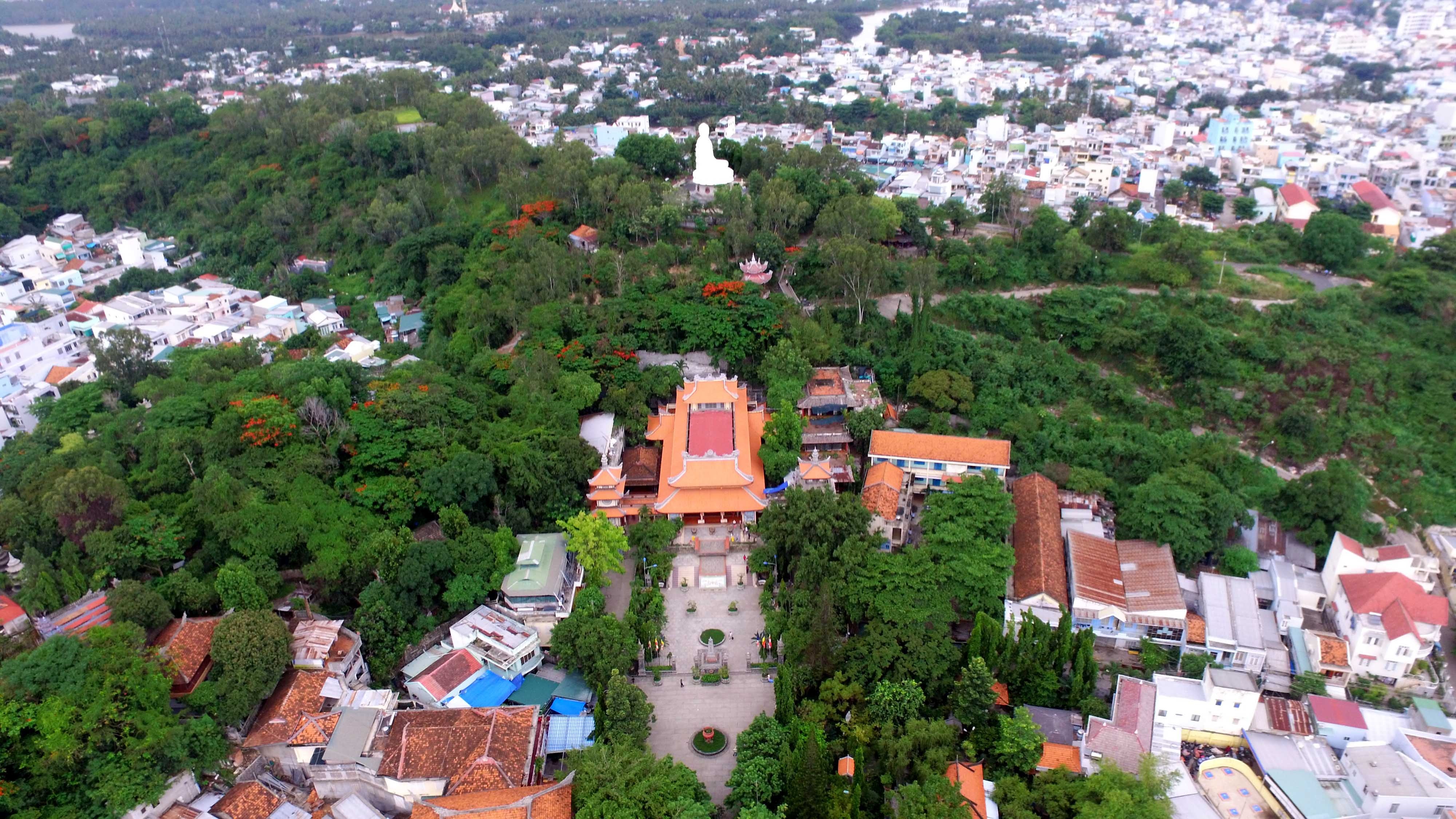 mua vu lan ghe tham ba tuong phat lon nhat xu tram huong