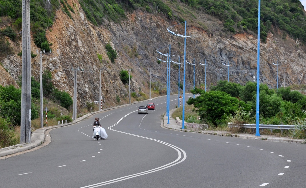 den nha trang 29 khong the bo qua hai cung duong ven bien sieu dep