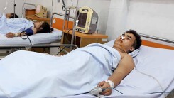 Khoe súng bút, thanh niên bắn bạn nhậu nhập viện cấp cứu