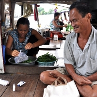 xom chai ngheo mang nghiep cuop com ha ba