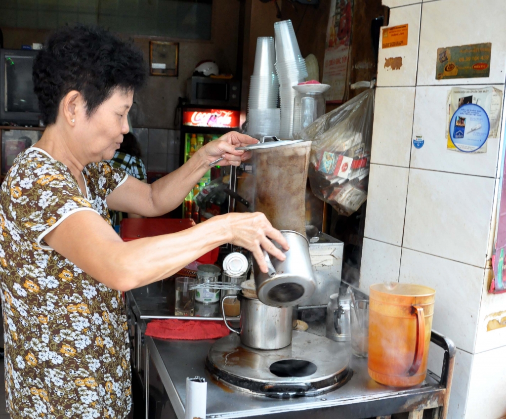 quan ca phe 60 namkhong ngu