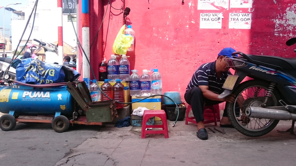 hem ong tien giua long thanh pho