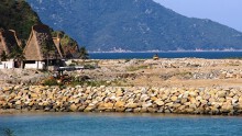 Ngang nhiên lấn biển “Nàng tiên cá” bị phạt