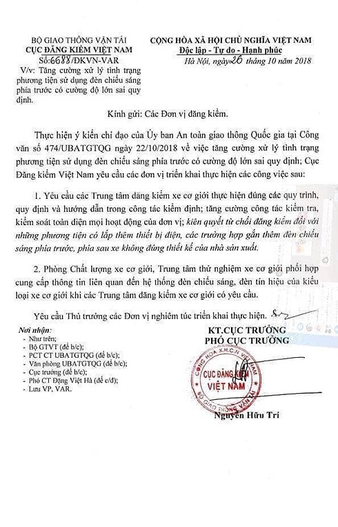 oto lap them den chieu sang sai quy dinh xu ly nghiem
