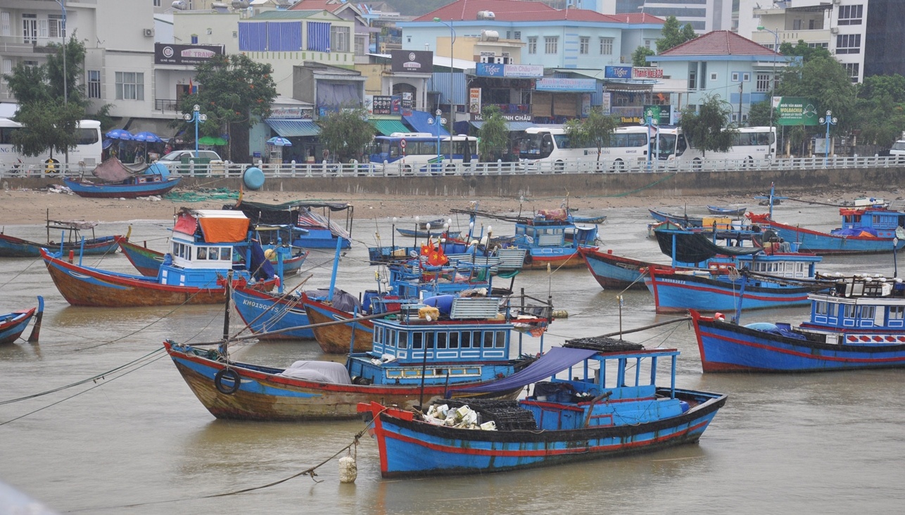 ung pho voi bao damray khanh hoa cho hoc sinh nghi tu 12 gio ngay 3 den het ngay 511