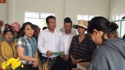 Công ty Hưng Thịnh cùng chính quyền địa phương hỗ trợ gia đình nạn nhân bị sạt lở tại Nha Trang 750 triệu đồng