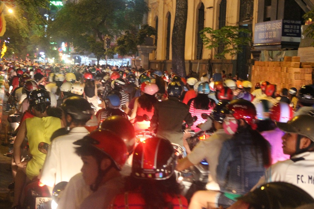 truc tiep ha noi tp hcm ruc ro dem noel