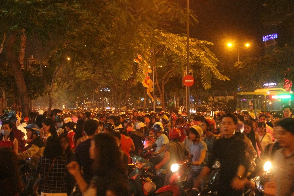 truc tiep ha noi tp hcm ruc ro dem noel