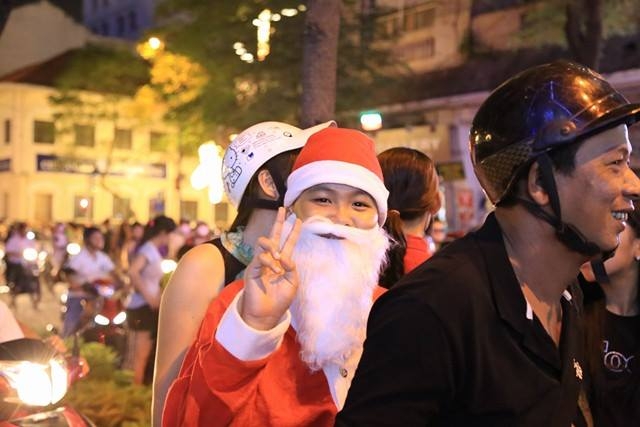 truc tiep ha noi tp hcm ruc ro dem noel