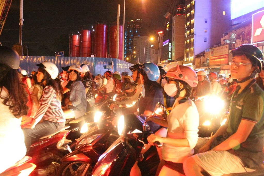 truc tiep ha noi tp hcm ruc ro dem noel