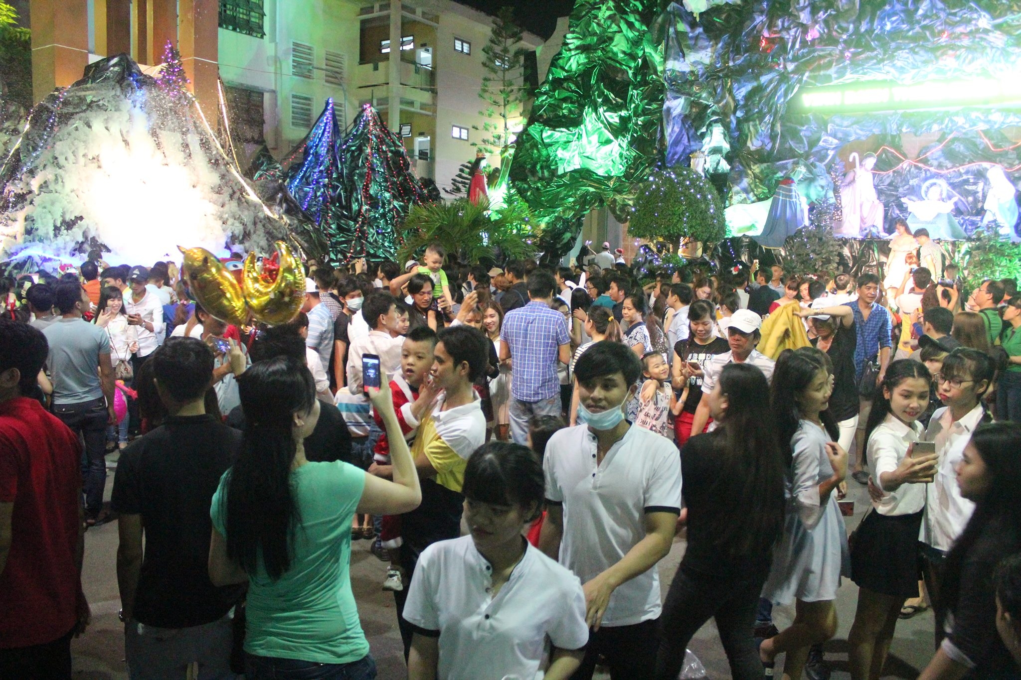 truc tiep ha noi tp hcm ruc ro dem noel
