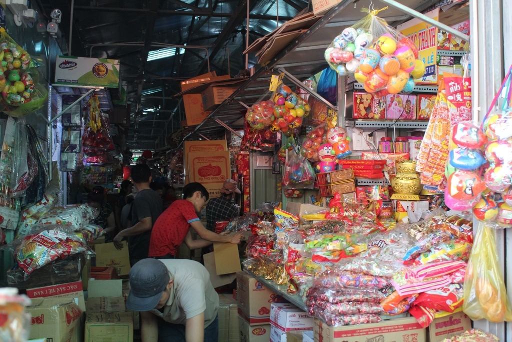 tet can ke tieu thuong cho binh tay khoc rong