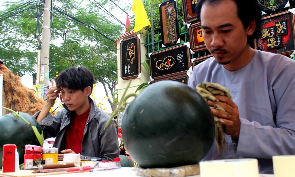 ngo i vi a he kie m tie n trie u nho nghe kha c dua ha u